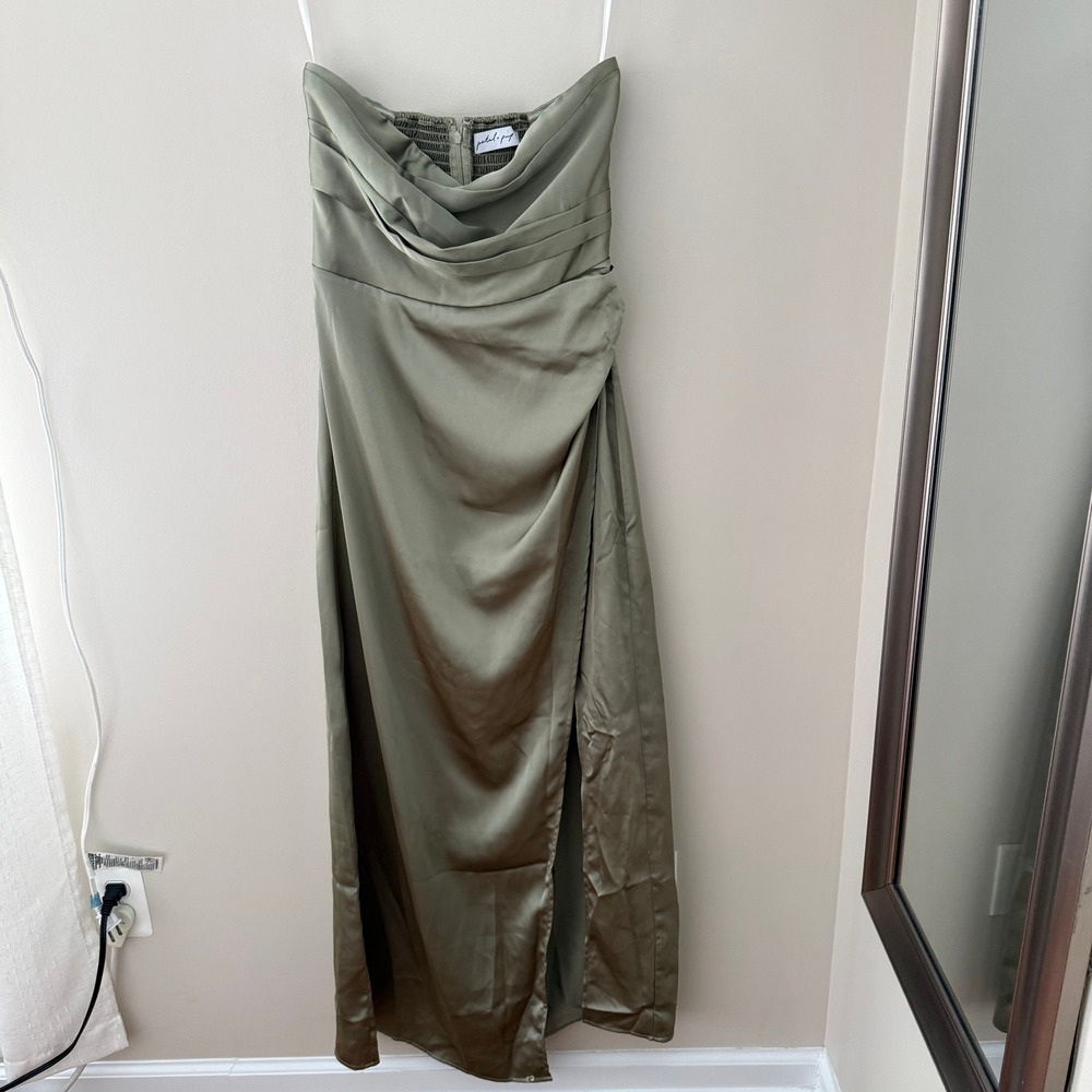 Petal‎ and Pup Sage Green Satin Strapless Maxi Dress Side Slit Size Medium - Picture 2 of 7